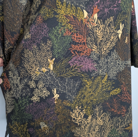 Christopher & Banks Green Brown Forest Animal 1/2 Sleeve Cotton Blend Top MP - Picture 3 of 8